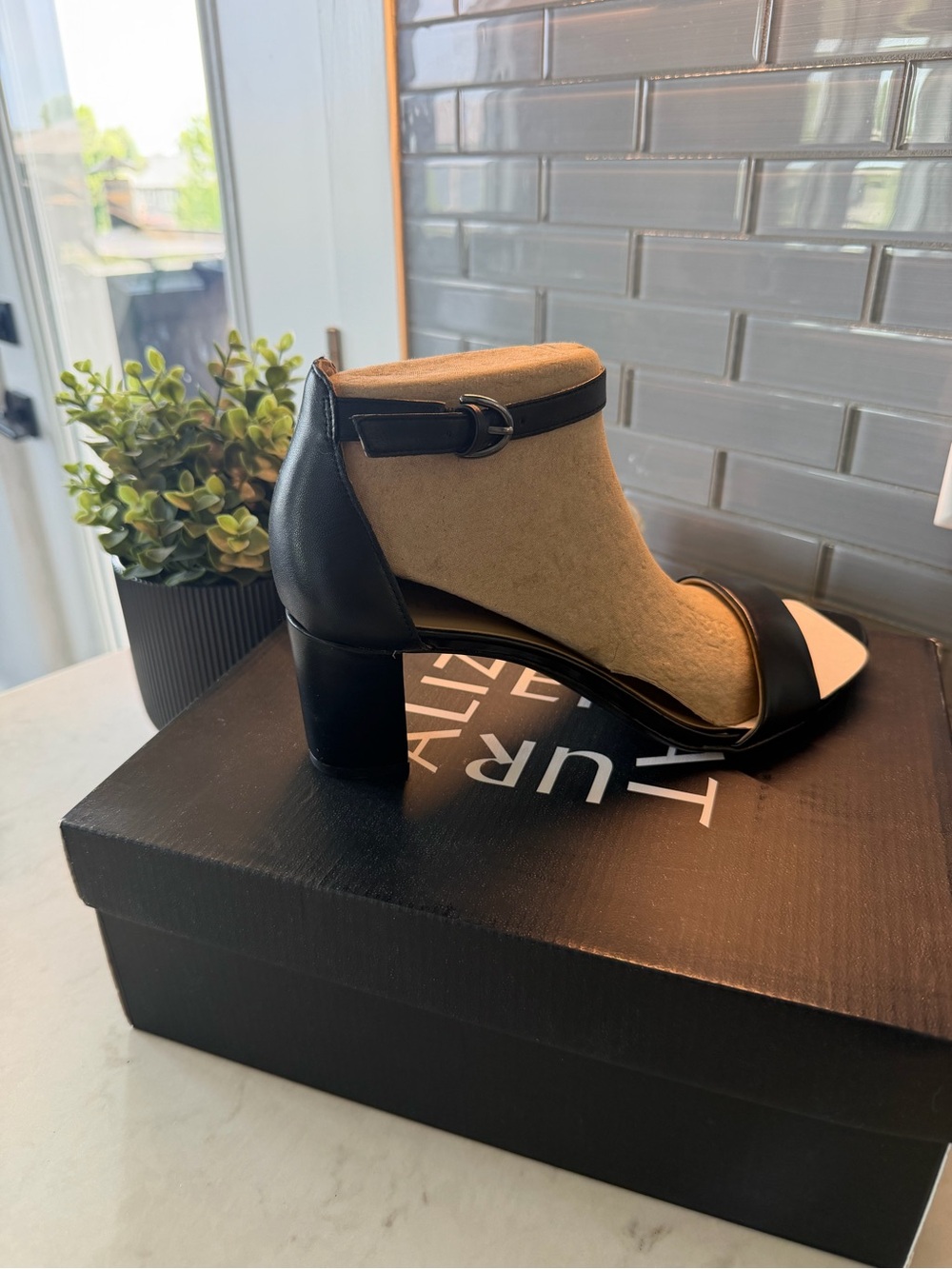 NWT Naturalizer Women’s Black Leather Ankle Strap Heels Size 10 M